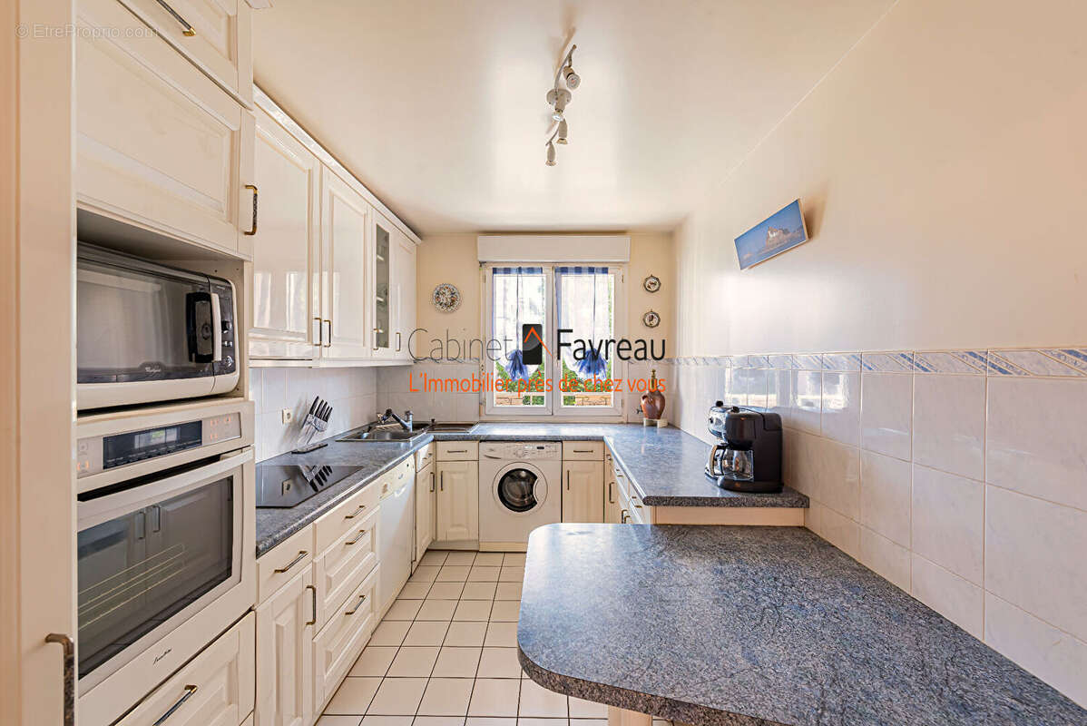 Appartement à L&#039;HAY-LES-ROSES