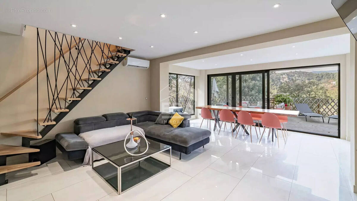 Maison à CAGNES-SUR-MER