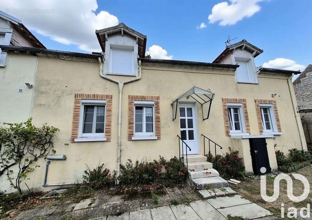 Photo 2 - Maison à LE THOUR