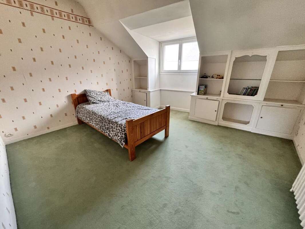 Maison à MONDONVILLE-SAINT-JEAN