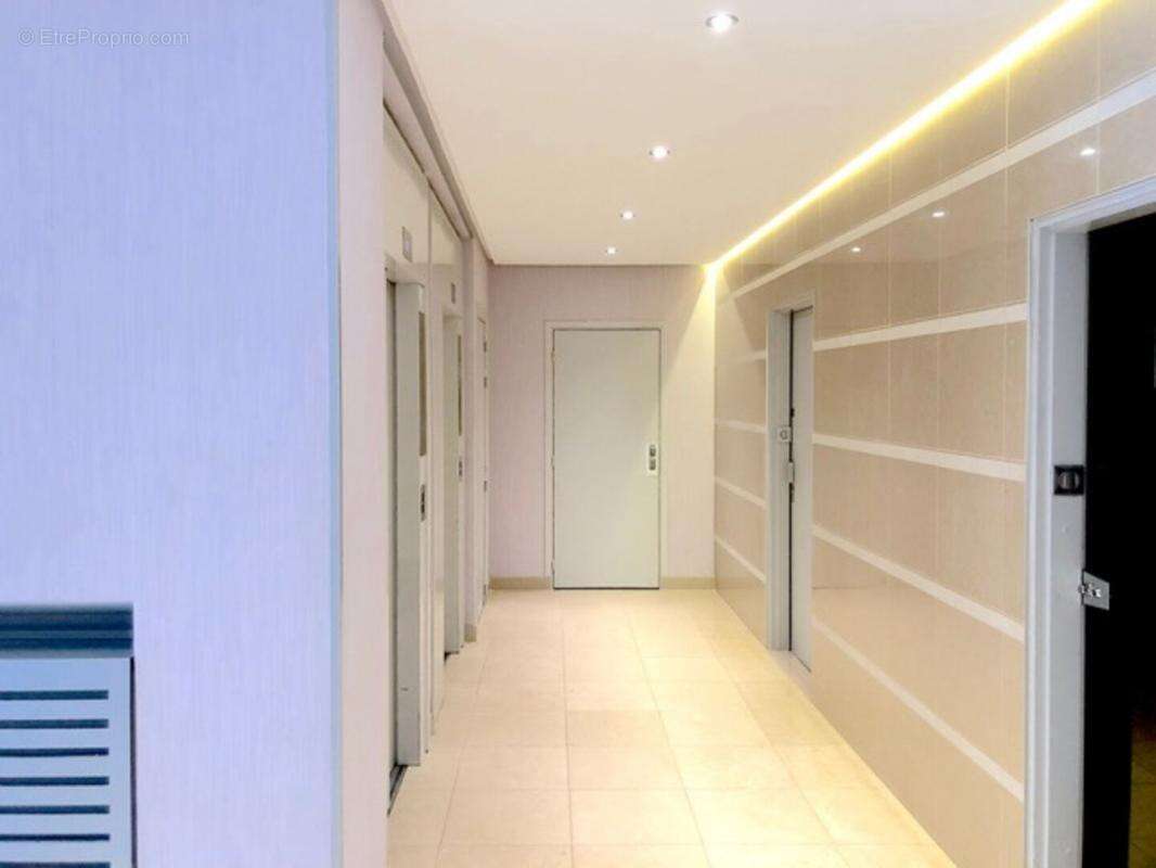 Appartement à COURBEVOIE