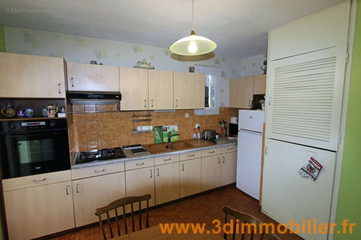 CUISINE EQUIPEE - Maison à LONS-LE-SAUNIER