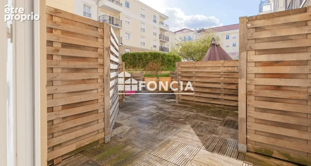 Studio en centre ville avec terrasse et place de parking - photo 7