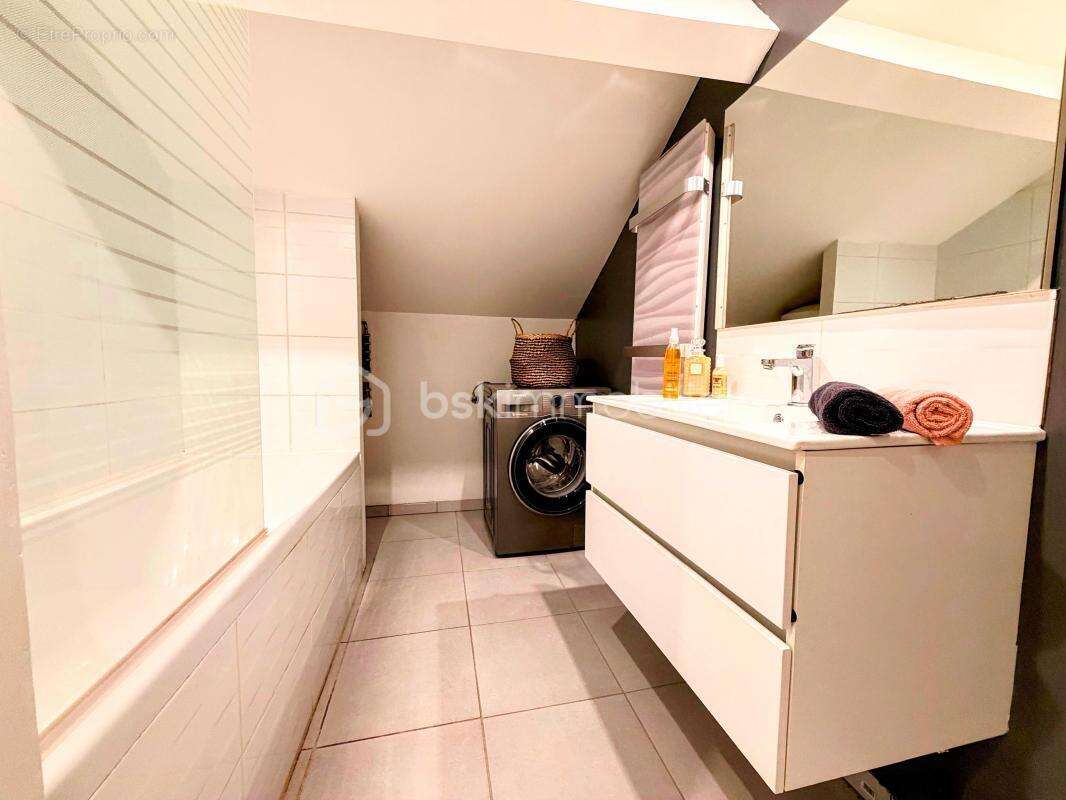 Appartement à TINQUEUX