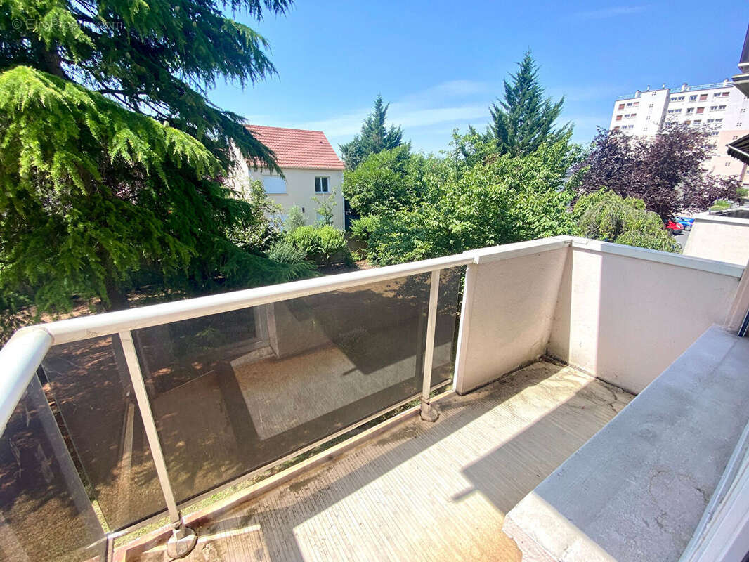 Appartement à SARTROUVILLE