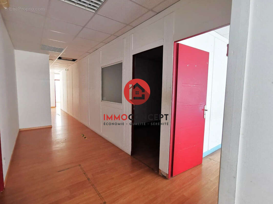 Commerce à BAGNOLS-SUR-CEZE