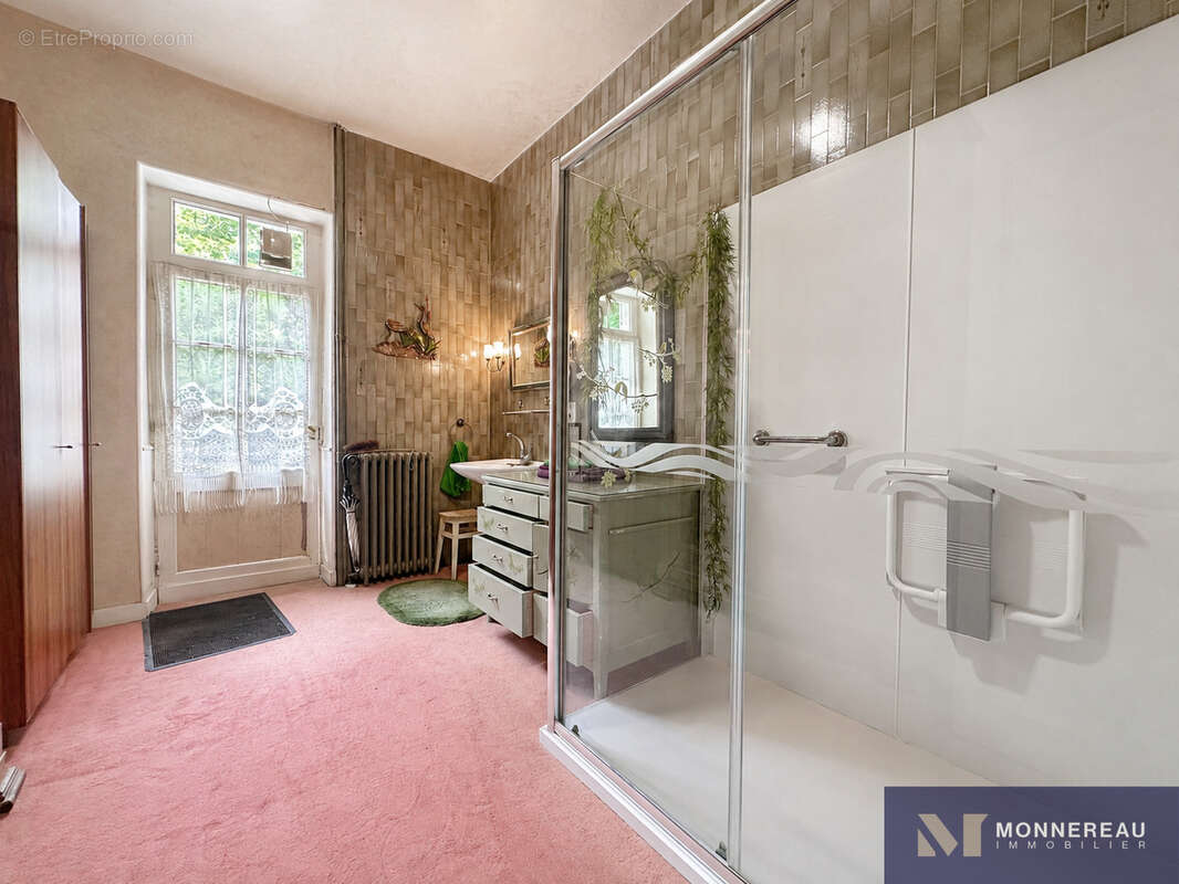Maison bourgeoise avec parc et piscine en coeur de ville - photo 11