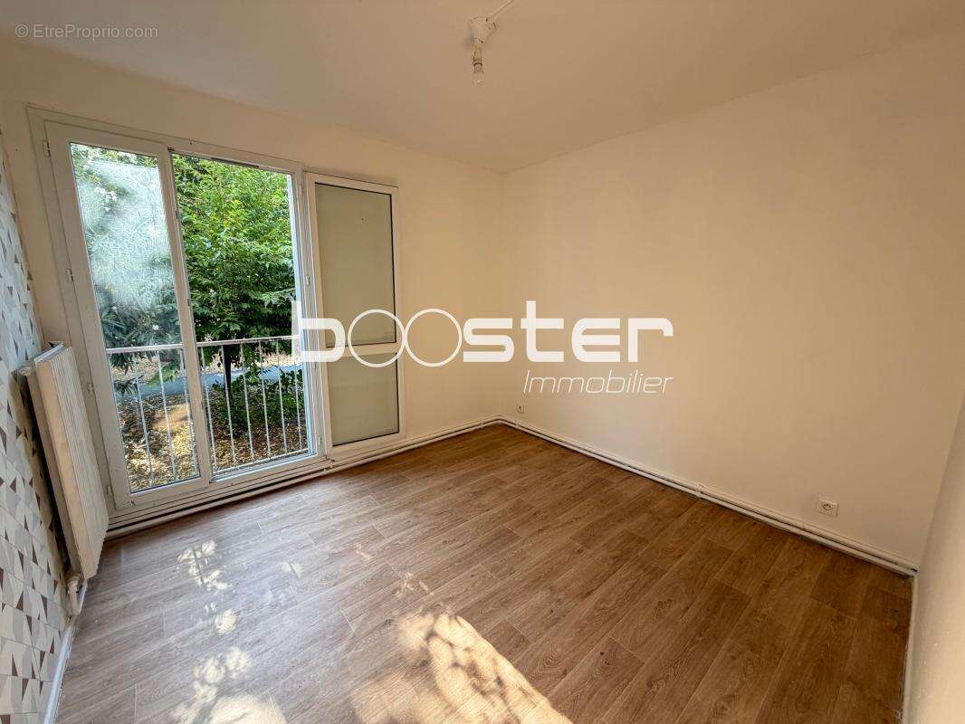 UNIQUEMENT CHEZ BOOSTER !!!! Appartement de 3 Pièces lumineux de 67m² avec parking et cave – QuartierRoseraie/Amouroux - photo 4