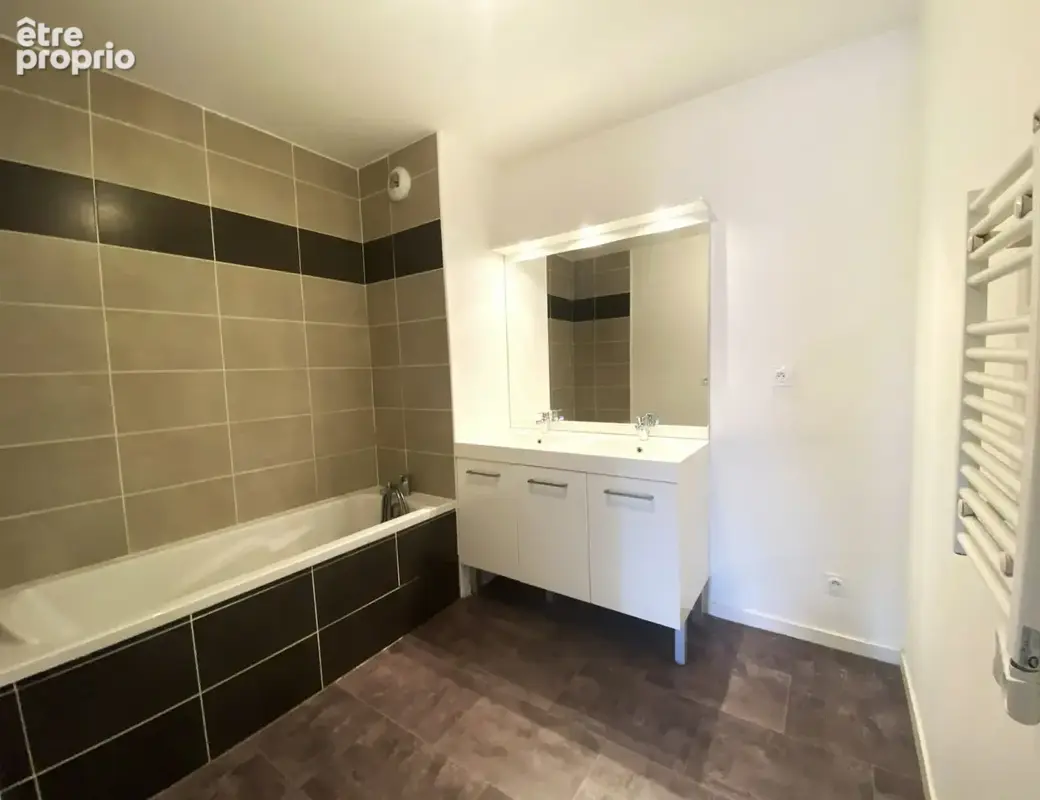 Appartement 4 pièces 78 m² à vendre à Bourgoin-Jallieu (38300) - photo 3