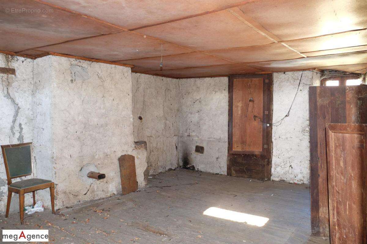 Maison à NAVES