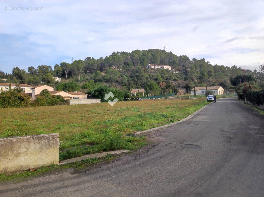 Terrain à SAINT-HILAIRE