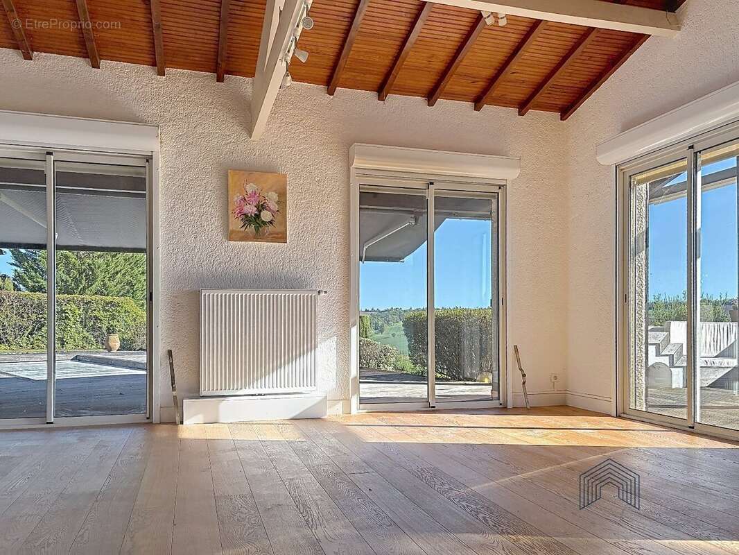 Maison à LACROIX-FALGARDE