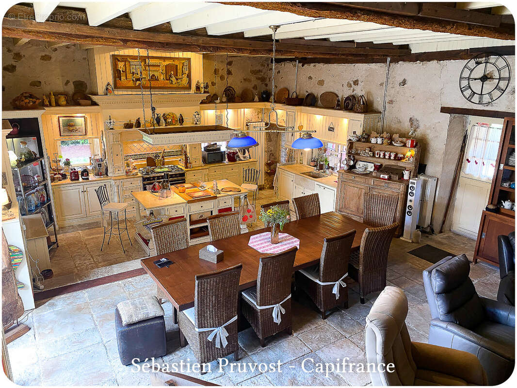 Dpt Dordogne (24), à vendre 11 pièces proche Thiviers (24) propriété de 325 m², terrain 22200 m², dépendance, piscine - photo 8