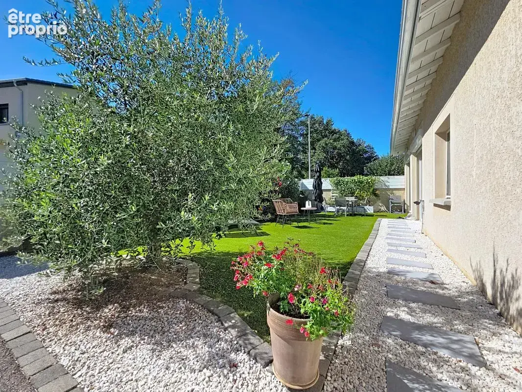 Maison - 3 Chambres - Jardin - Cour pour 4 véhicules - Proche centre ville - photo 6
