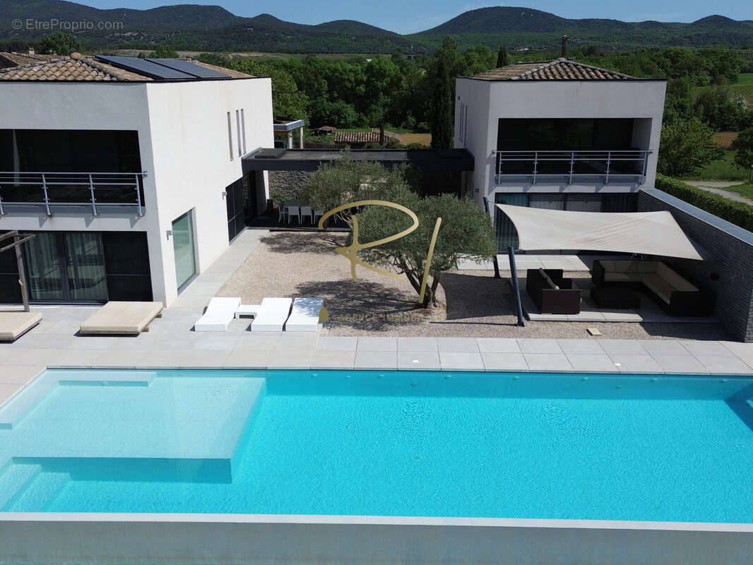 Maison à RUOMS