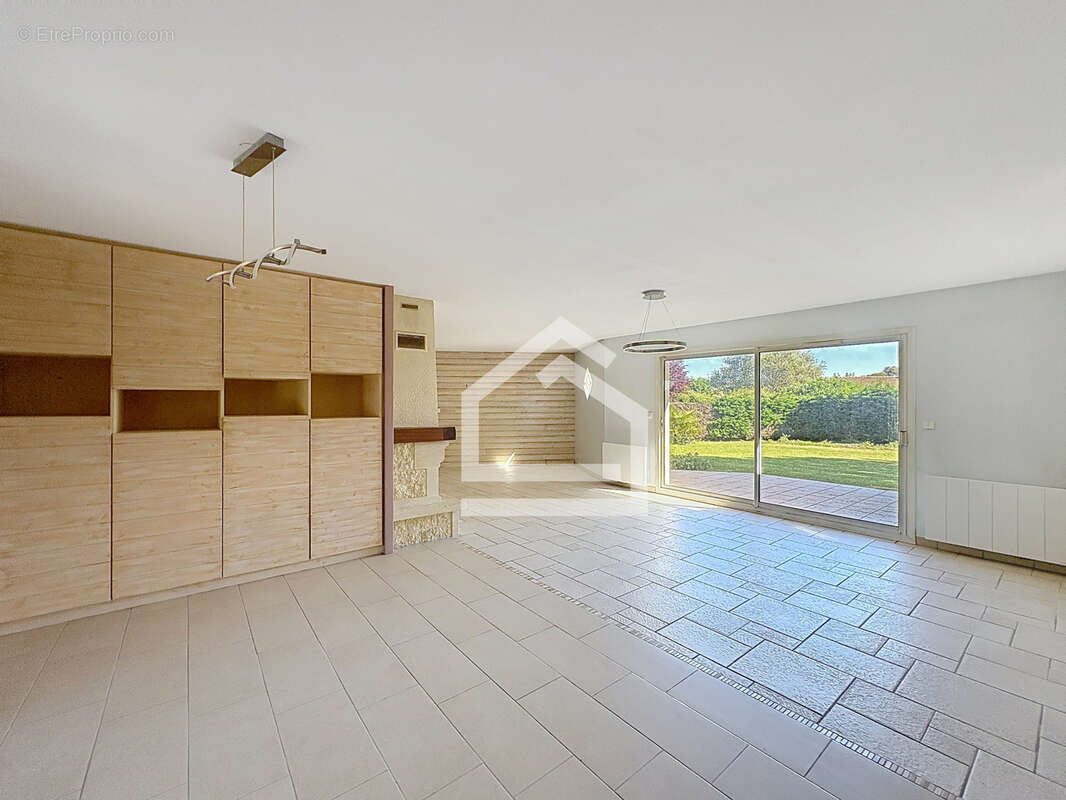 Maison 7 pièces 5 chambres avec garage - photo 4