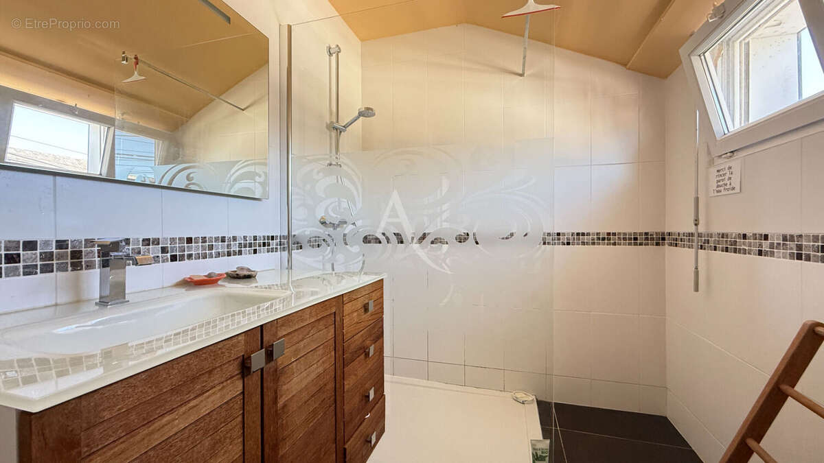 Maison à La Roche-sur-Yon - quartier de la Gare - photo 8