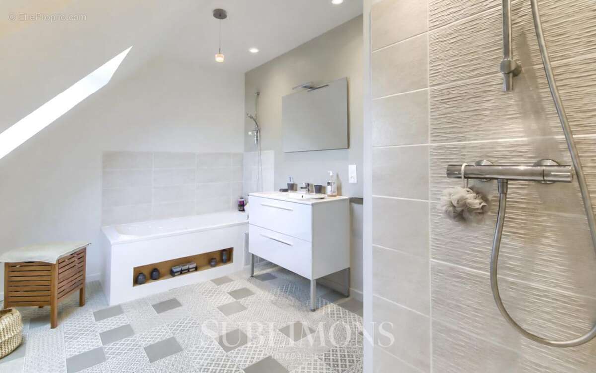 Maison rénovée de 145 m² - Kervignac (centre-bourg) - photo 7