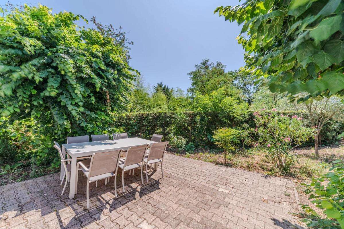 69400 - ARNAS - Maison familiale de 133 m² avec terrain - photo 12
