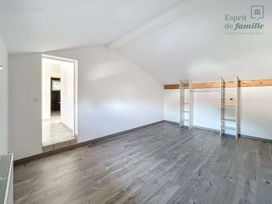 MEYZIEU, Au calme, agréable maison familiale de 105 m², - photo 13
