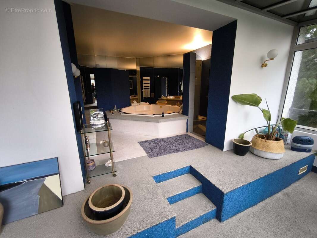 Maison à MONT-SAINT-PERE