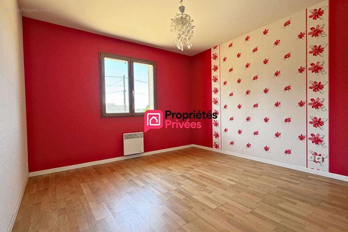 Maison T5 à vendre de 116 m² avec sous-sol complet et combles aménageables à Saint Gervais D'Auvergne 63390 - photo 10