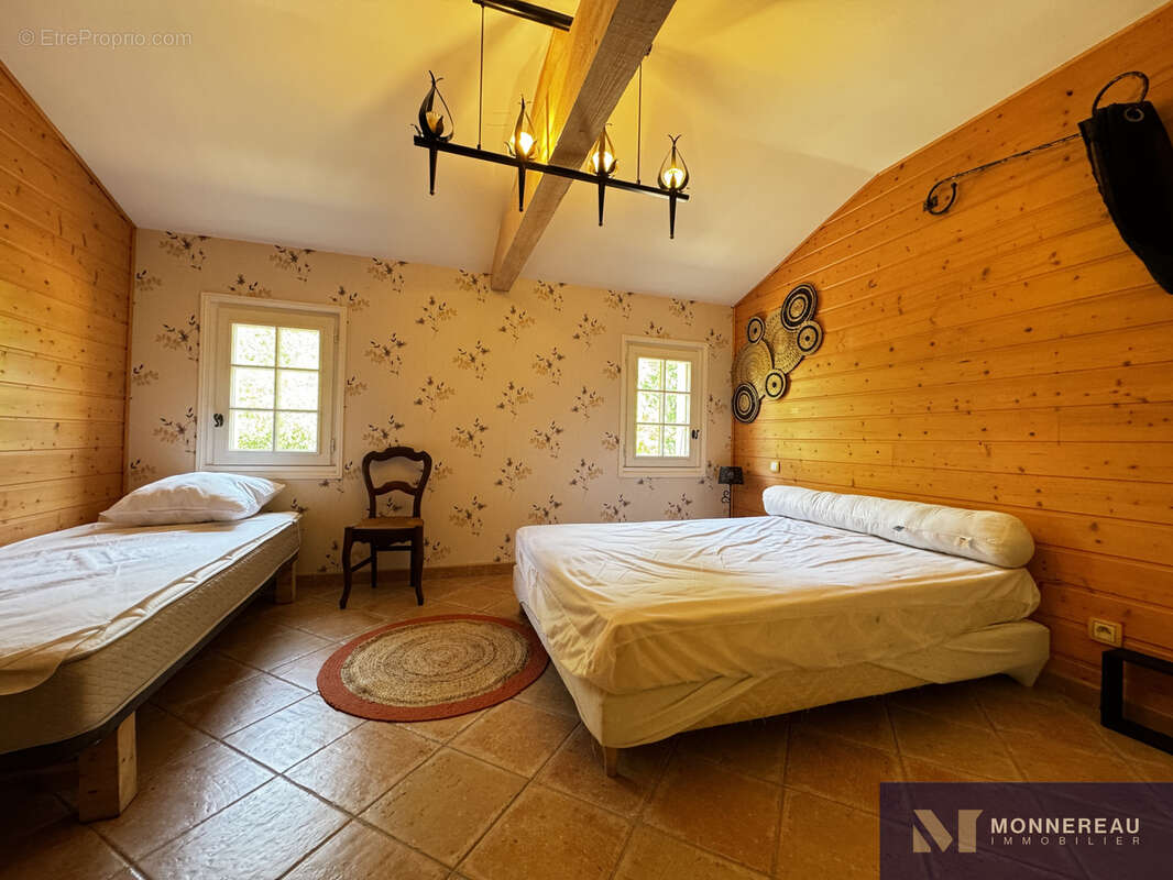 Maison à BAIGNES-SAINTE-RADEGONDE