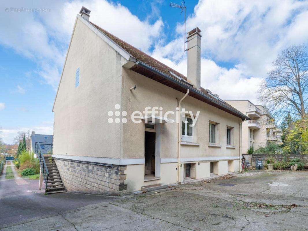 Maison à BRY-SUR-MARNE