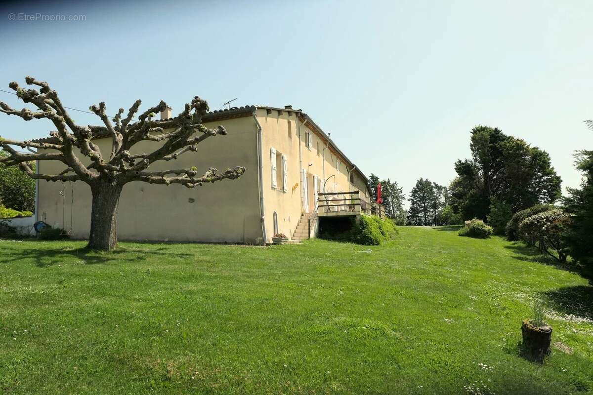 Maison à SAINT-JULIA