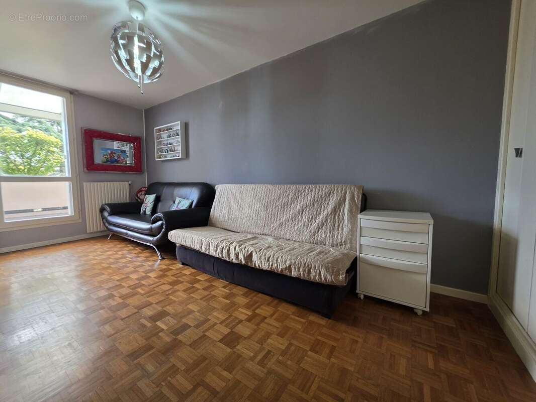 Appartement à DECINES-CHARPIEU