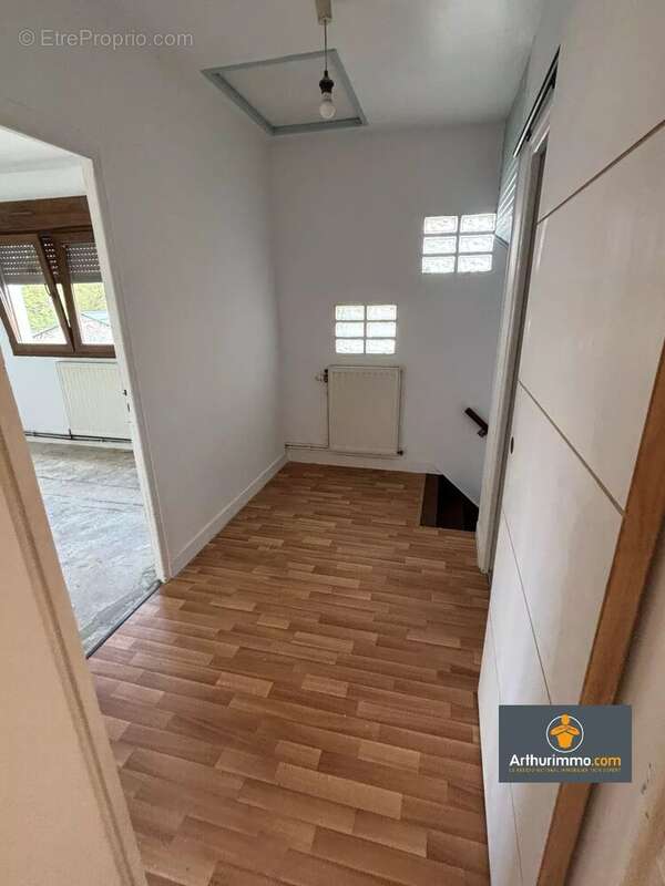 Maison à MAUREGNY-EN-HAYE