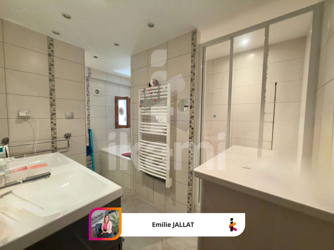 Maison à SAINT-EGREVE