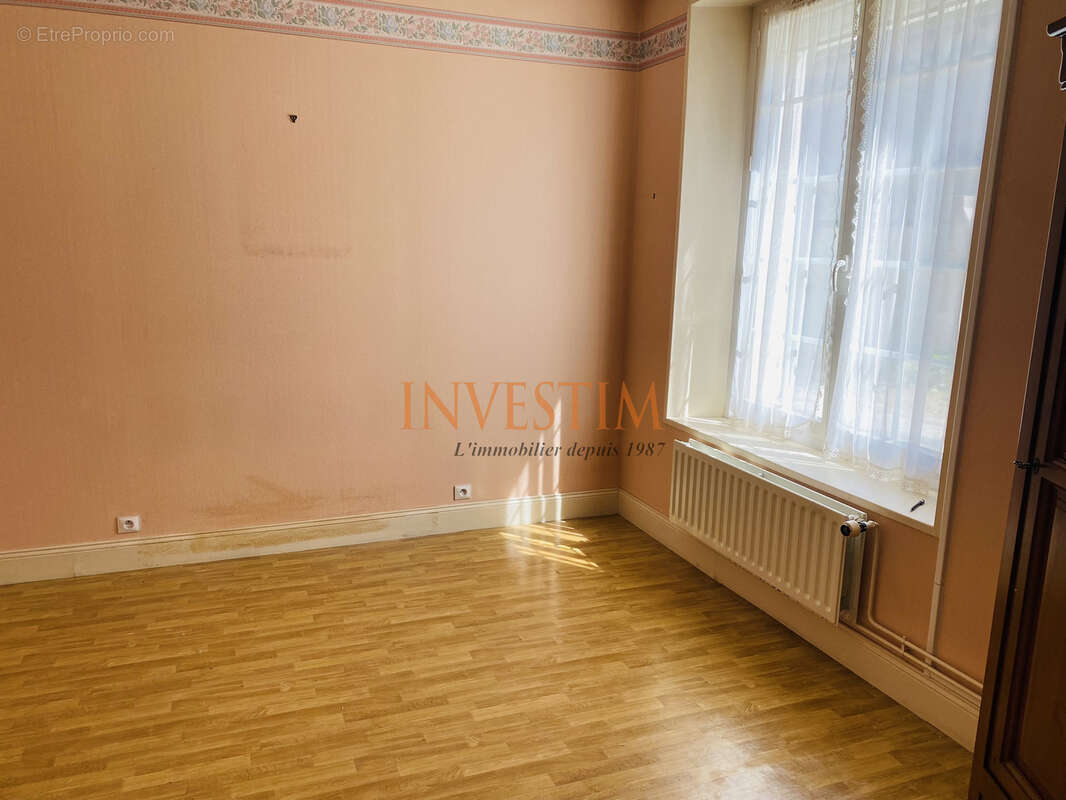 Maison à SAINT-CLAUDE-DE-DIRAY