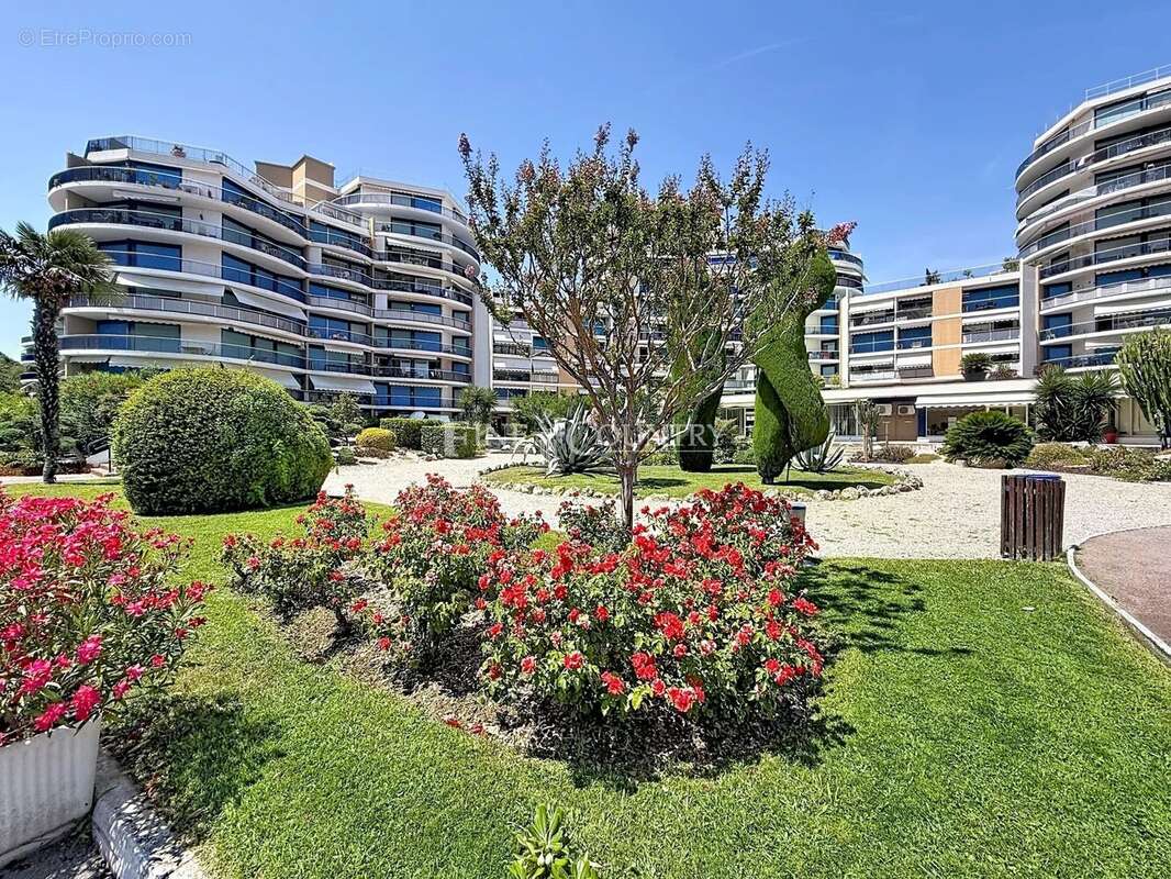 Appartement à MANDELIEU-LA-NAPOULE