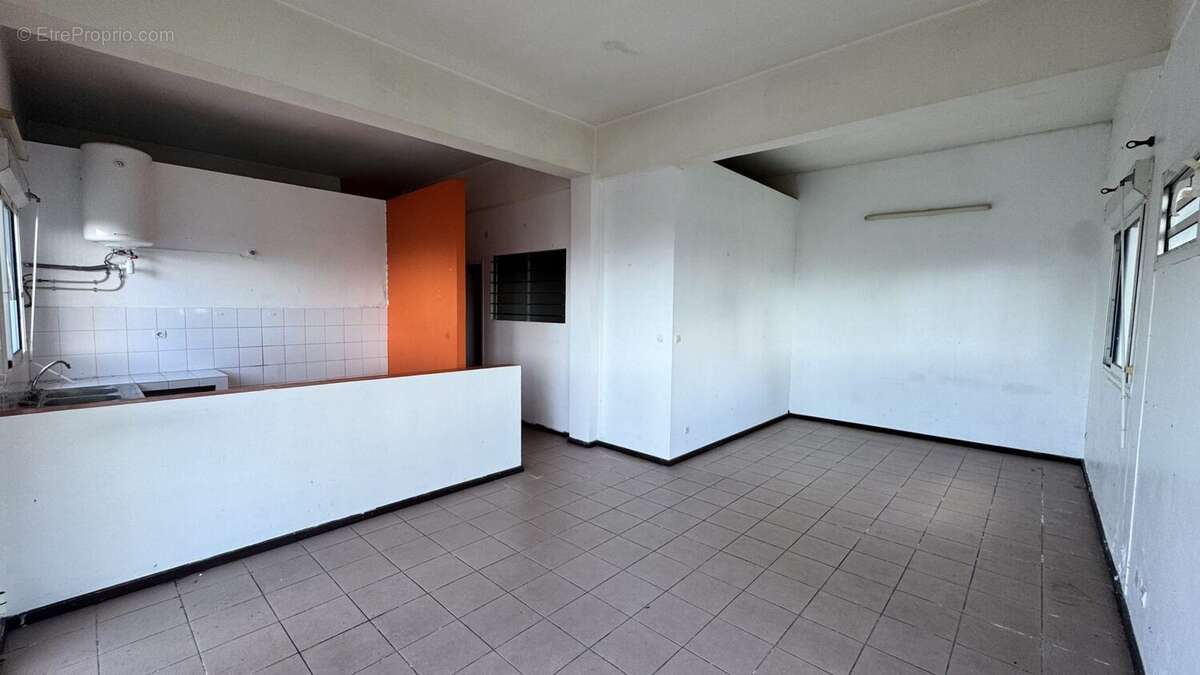 Appartement à LES AVIRONS