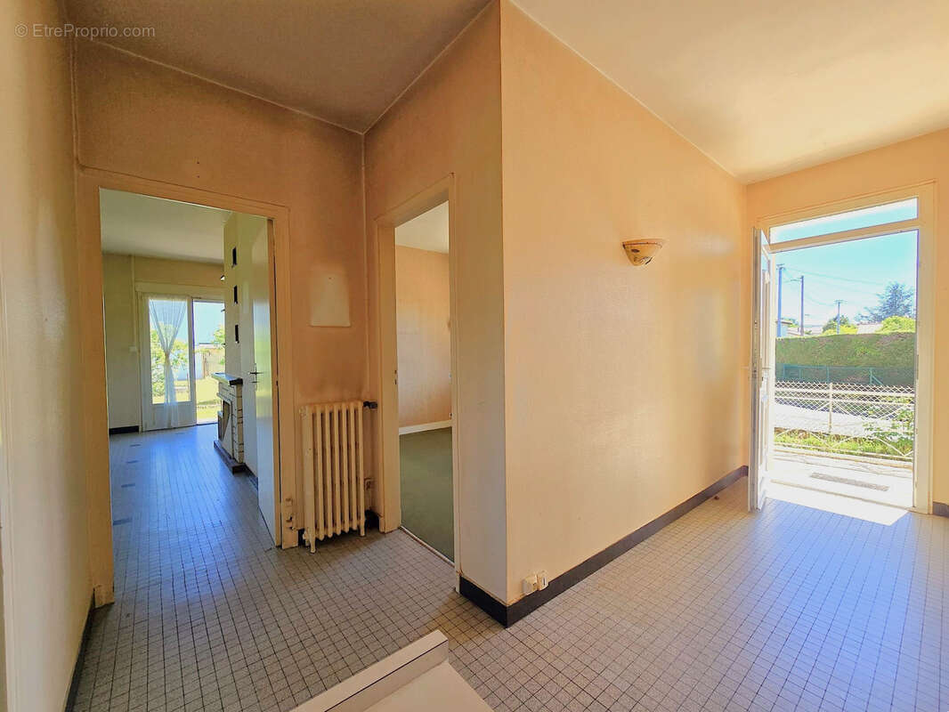 Maison avec T1 bis  indépendant à louer et jardin - photo 7