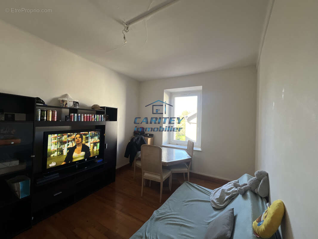 Appartement à FONTAINE-LES-LUXEUIL