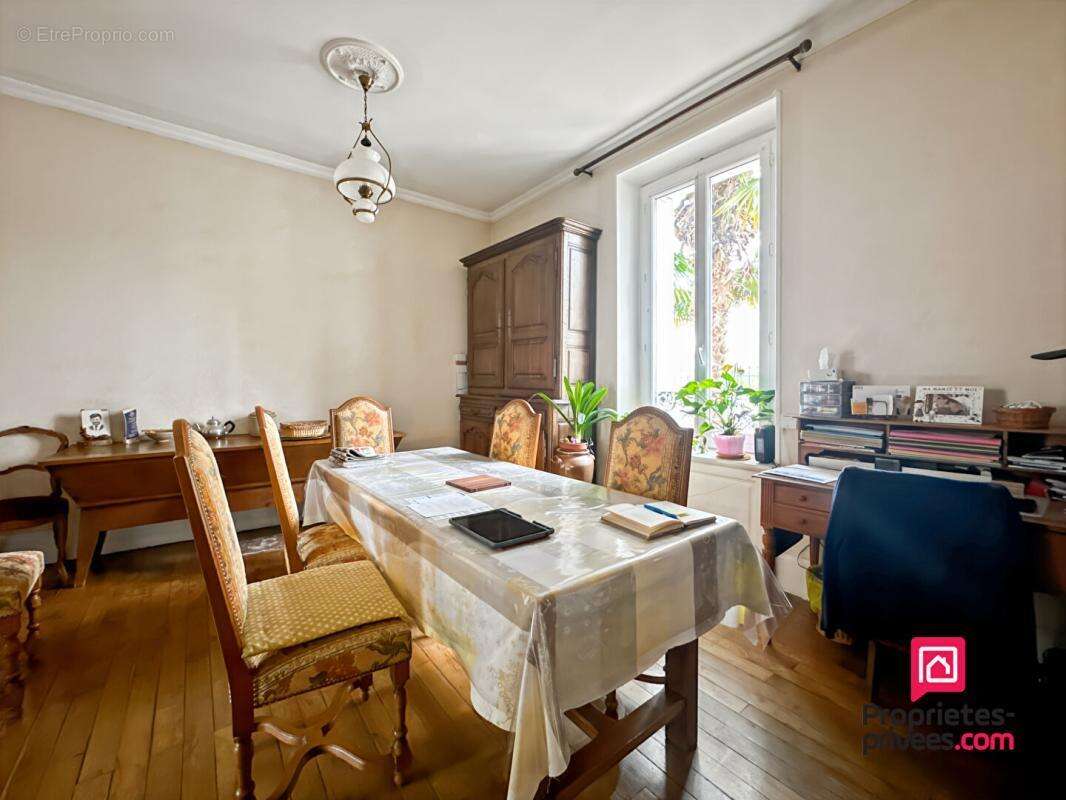 Maison à AVALLON