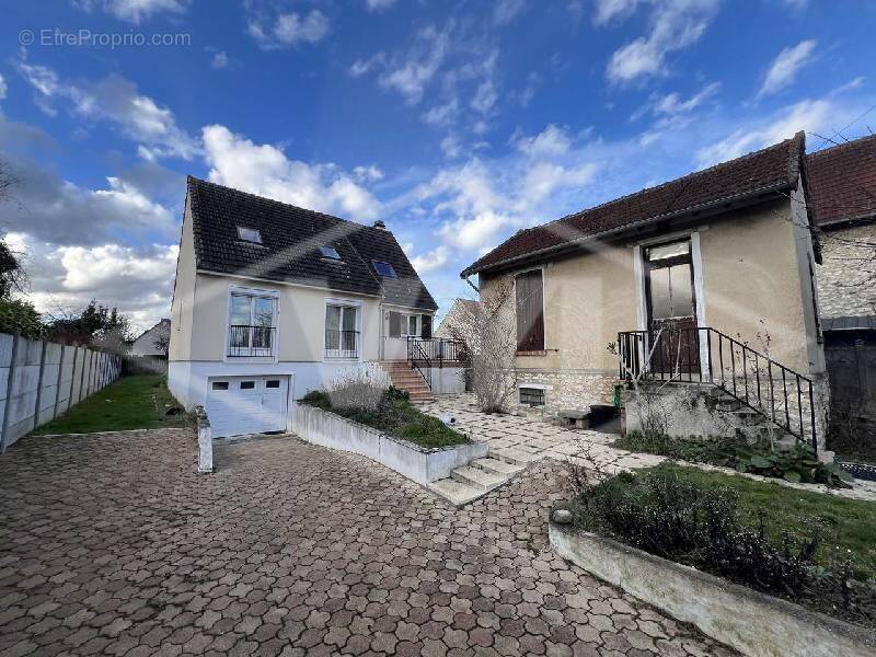 Maison à COMBS-LA-VILLE