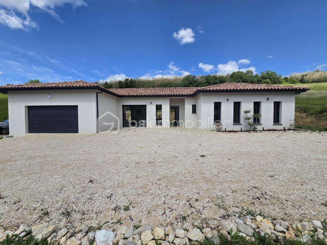 Maison à CORBARIEU