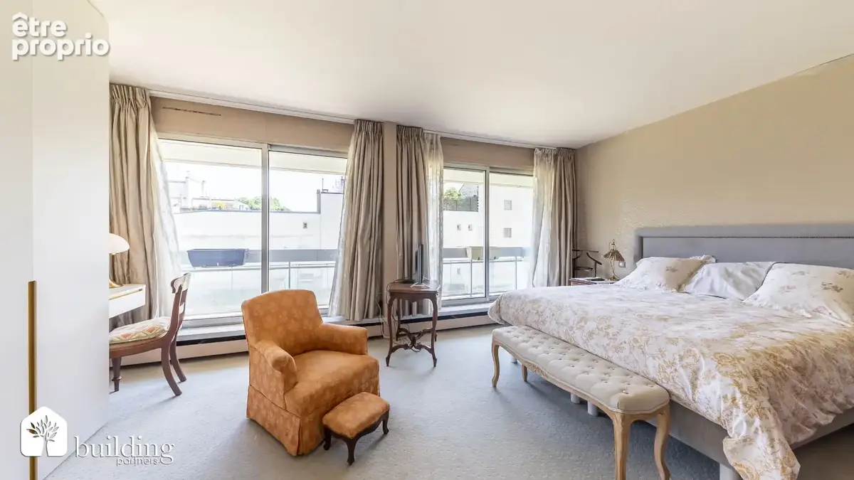 Neuilly-sur-Seine - Face Seine - Appartement 5 pièces 108,14 m² avec 20 m² de balcons - photo 8