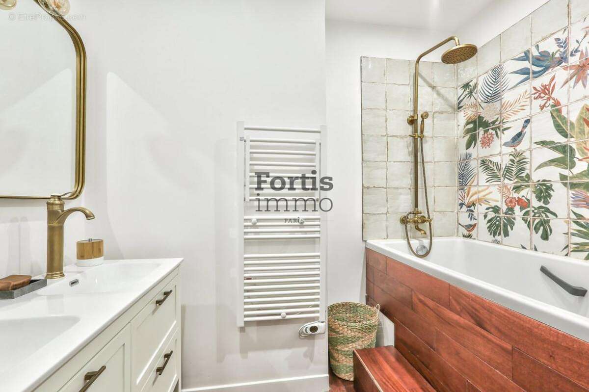 Appartement à PARIS-2E