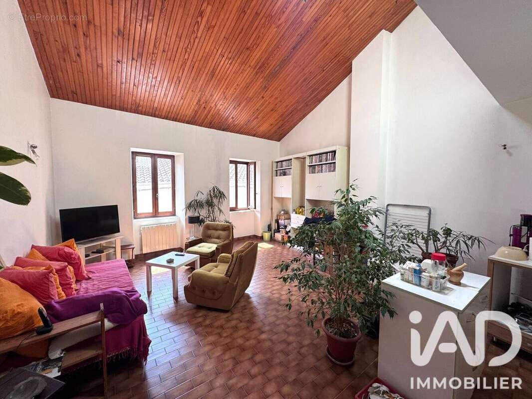 Appartement 346 m² à Largentiere  - photo 8