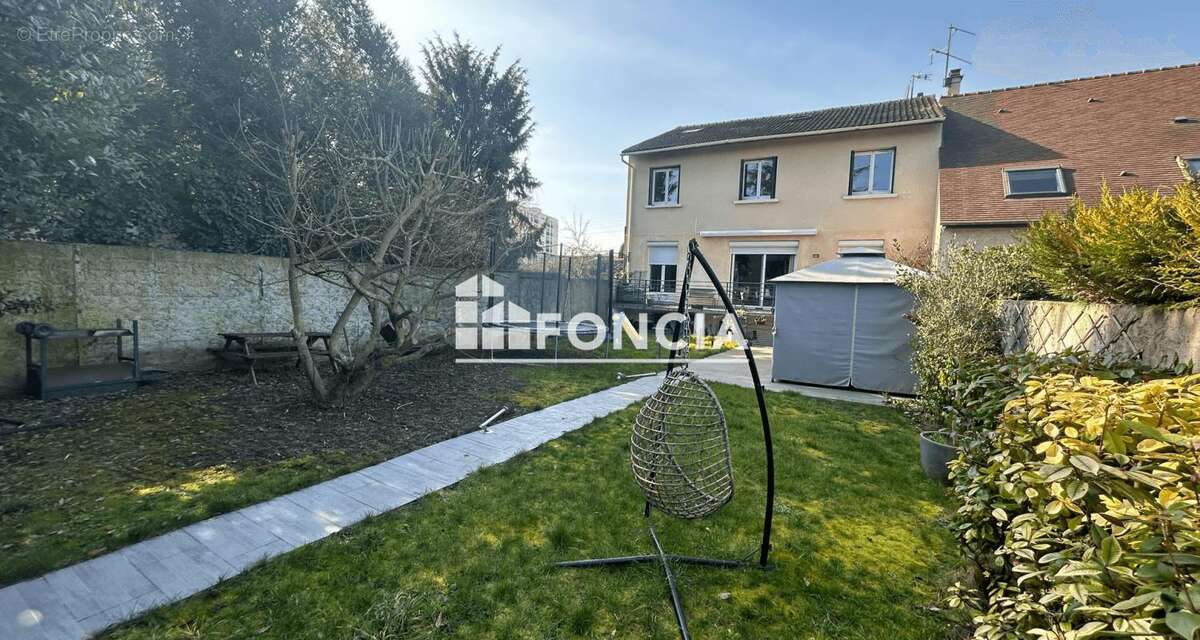 Maison à L&#039;HAY-LES-ROSES