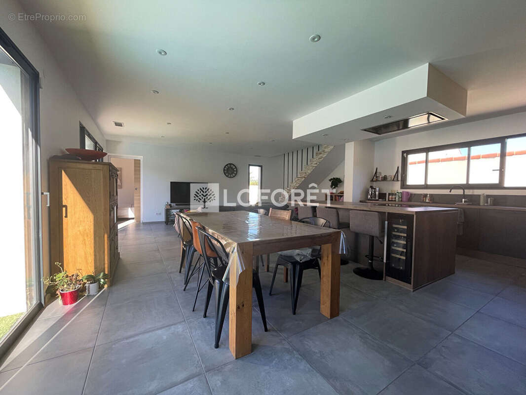 Maison à MONTESQUIEU-DES-ALBERES