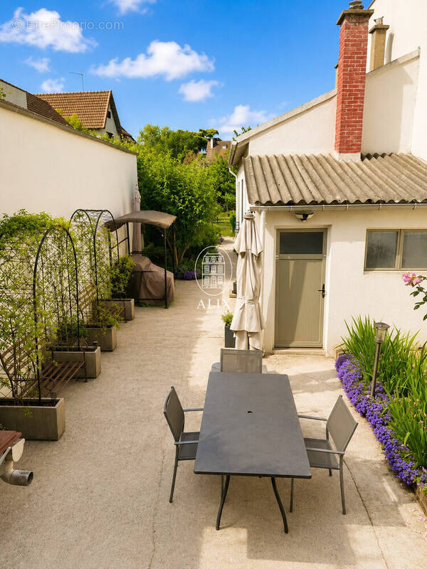 Maison à NANTERRE