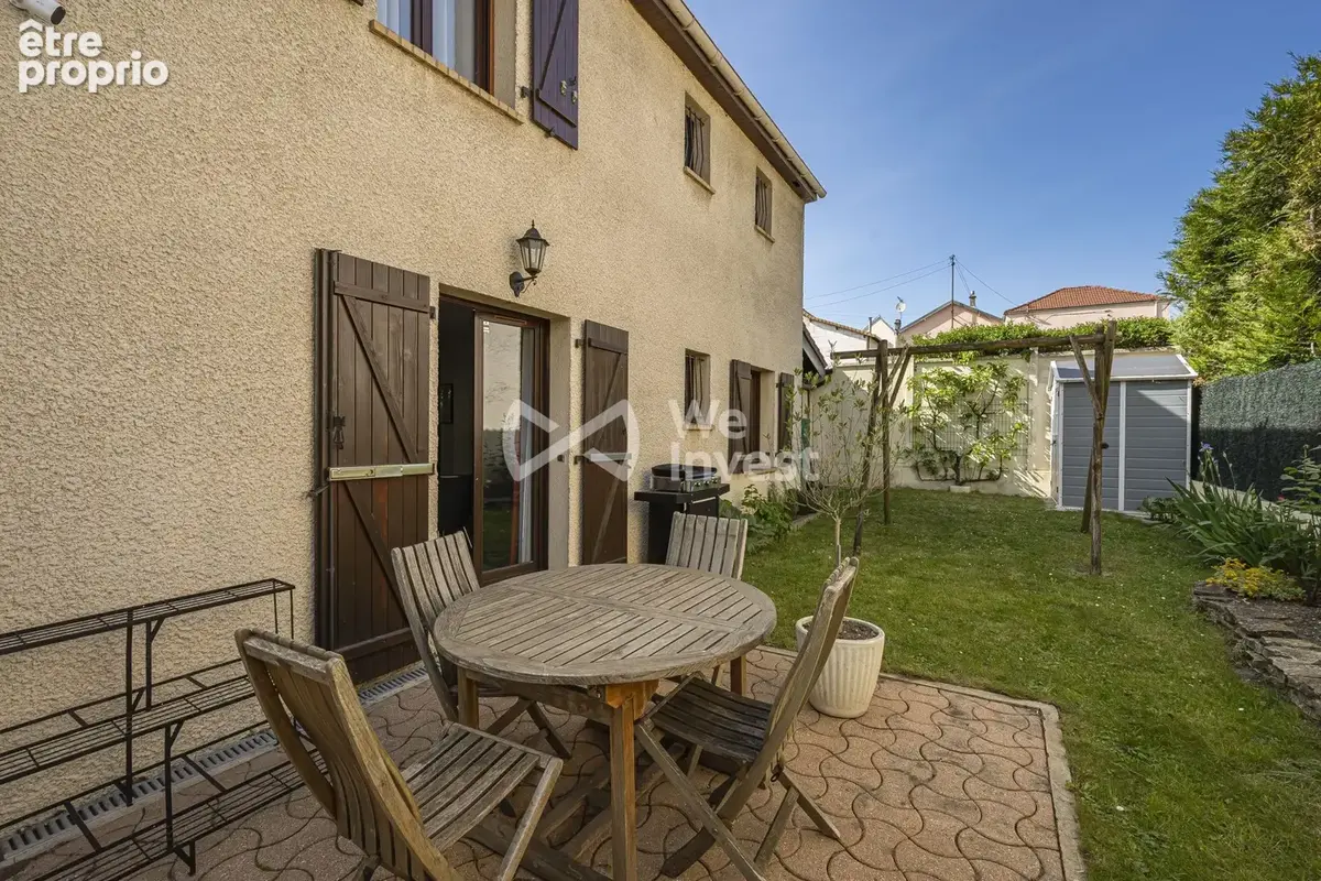 jardin arrière avec terrasse - Maison à ARGENTEUIL