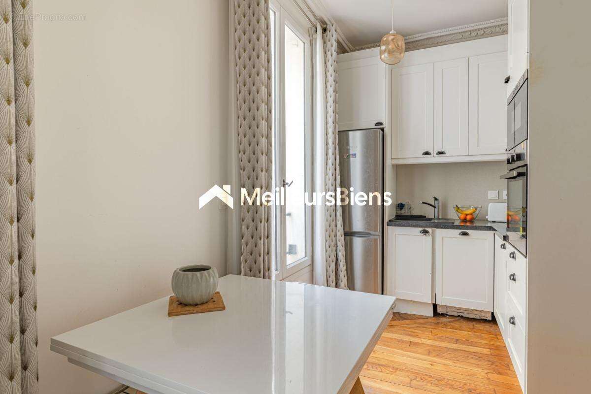 Appartement à PARIS-11E