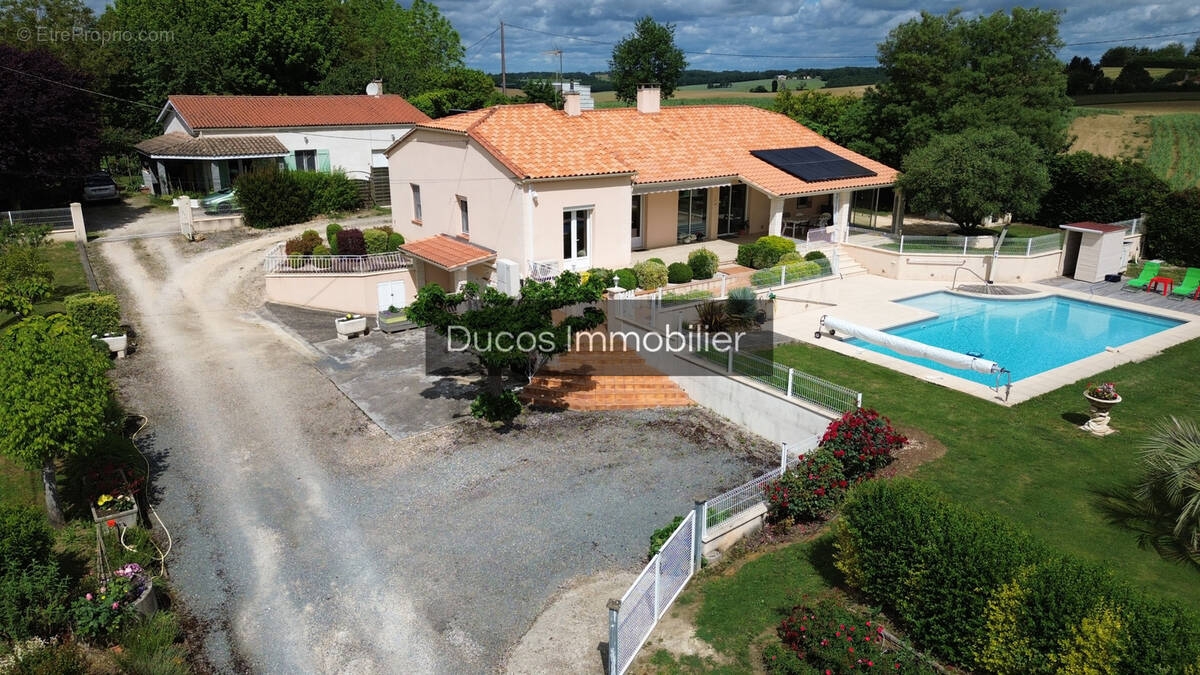Maison à TOMBEBOEUF