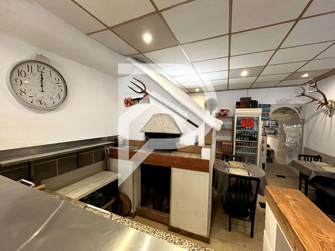 Commerce à VINON-SUR-VERDON